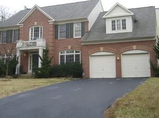1111 Grand Hamptons Dr, Herndon, VA 20170