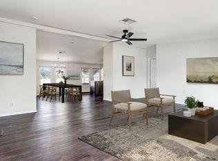 819 3rd St SW, Rio Rancho, NM 87124