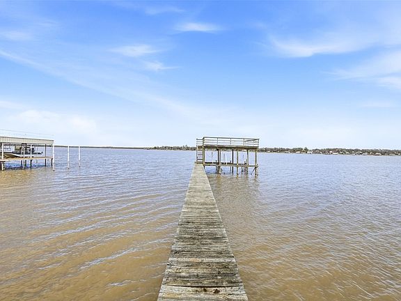 4th image of 7000 Briar Rd