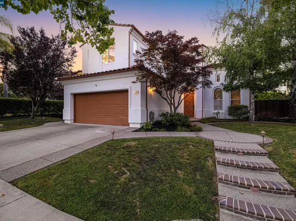 1166 S Chanterella Dr, San Ramon, CA 94582