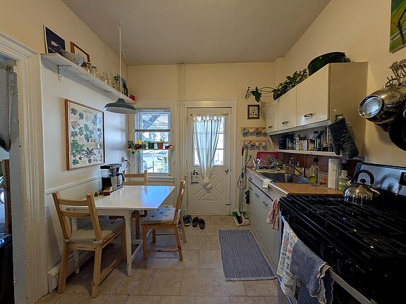 4th image of 4 Evergreen Sq #1