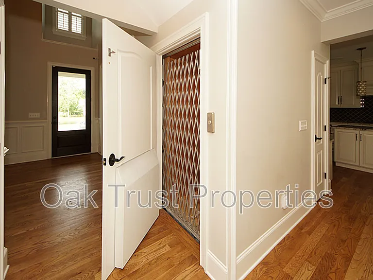 125 Brogun Ln — Photo 8