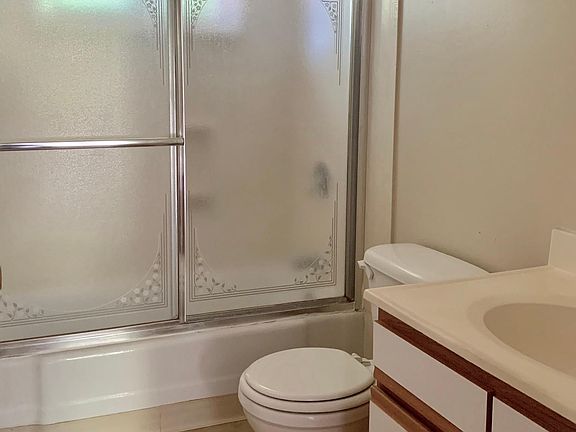 4th image of 2095 Lincoln Ave #C