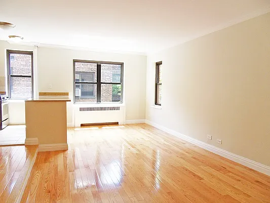 Rented by Stonehenge NYC LLC | media 2