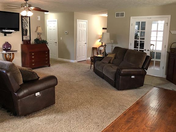3rd image of 714 S Weatherby Ct Lot 3