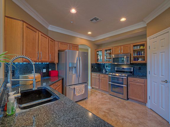 12114 W D-010-14-Kitchen-MLS_Size