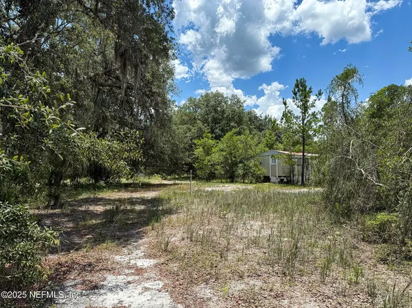 114 DOUGLAS Avenue, Palatka, FL 32177