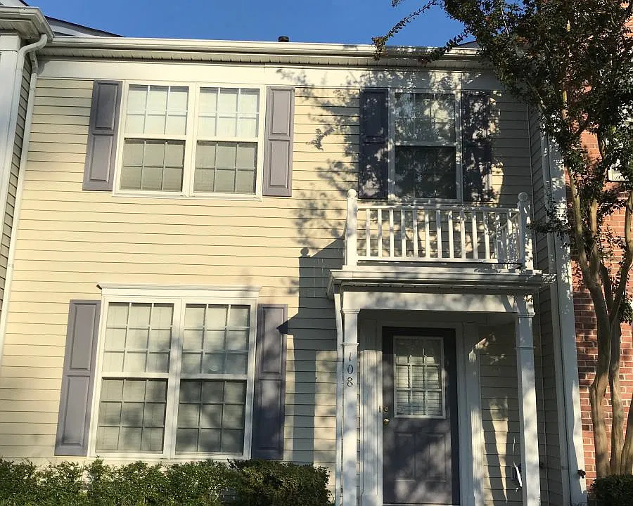 108 Parklane Dr