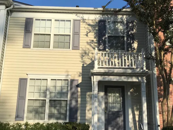 108 Parklane Dr, Morrisville, NC 27560