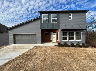 2371 Marks Mill Ln, Fayetteville, AR 72703