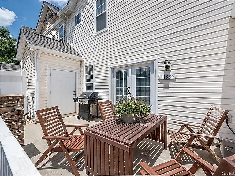 11335 Dundarrach Ln — Photo 25