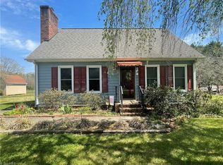 1105 Cutters Creek Dr, Pfafftown, NC 27040