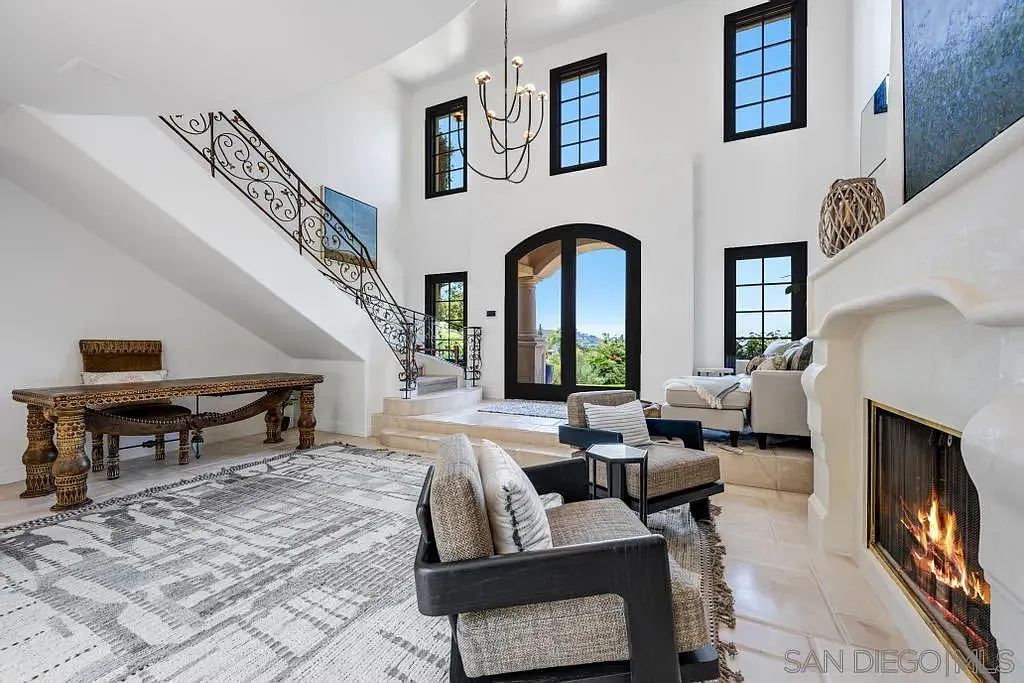 6 bed, 7.5 bath, 6554 sqft, $95,000 — Photo 3