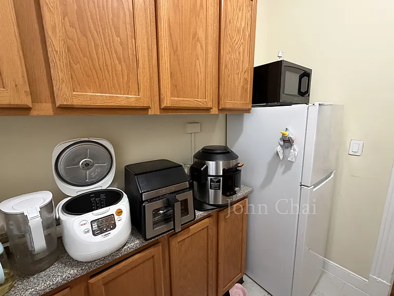 55 Linden St #11 — Photo 11