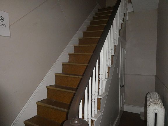 4th image of 373 LAKE Avenue