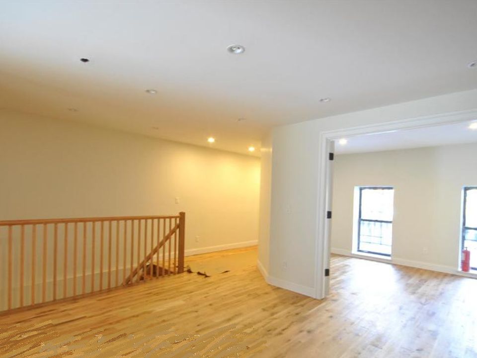 2nd image of 876 Lafayette Ave