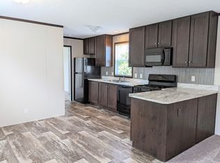 692 Oregon St #692, Belleville, MI 48111