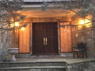 9 Surrey Rd, Stamford, CT 06903