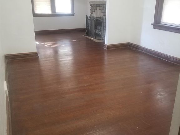 4th image of 5815 Vivian Ave