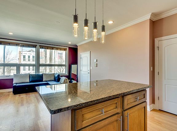3rd image of 2323 W Washington Blvd APT 2W