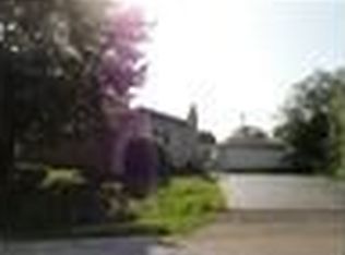 341 Alpine Dr, Round Lake, IL 60073