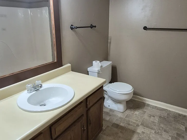 3304 Quail View Dr — Photo 2