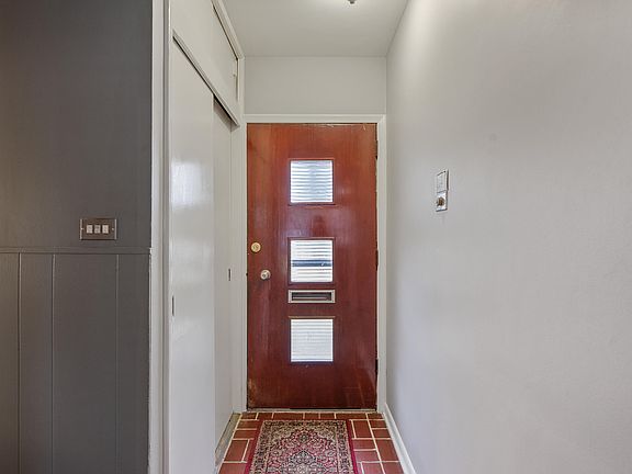 3rd image of 17031 Euclid Ave