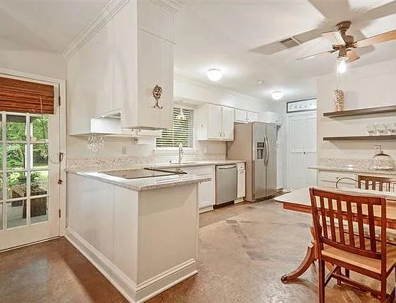 322 Wylie Dr — Photo 4