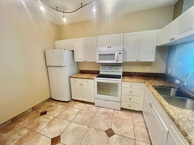 1st image of 1725 Arbor Lakes Cir