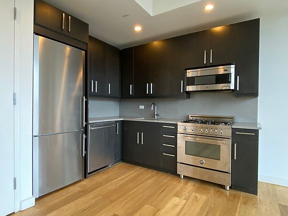 5th image of 180 Nassau St APT 10C