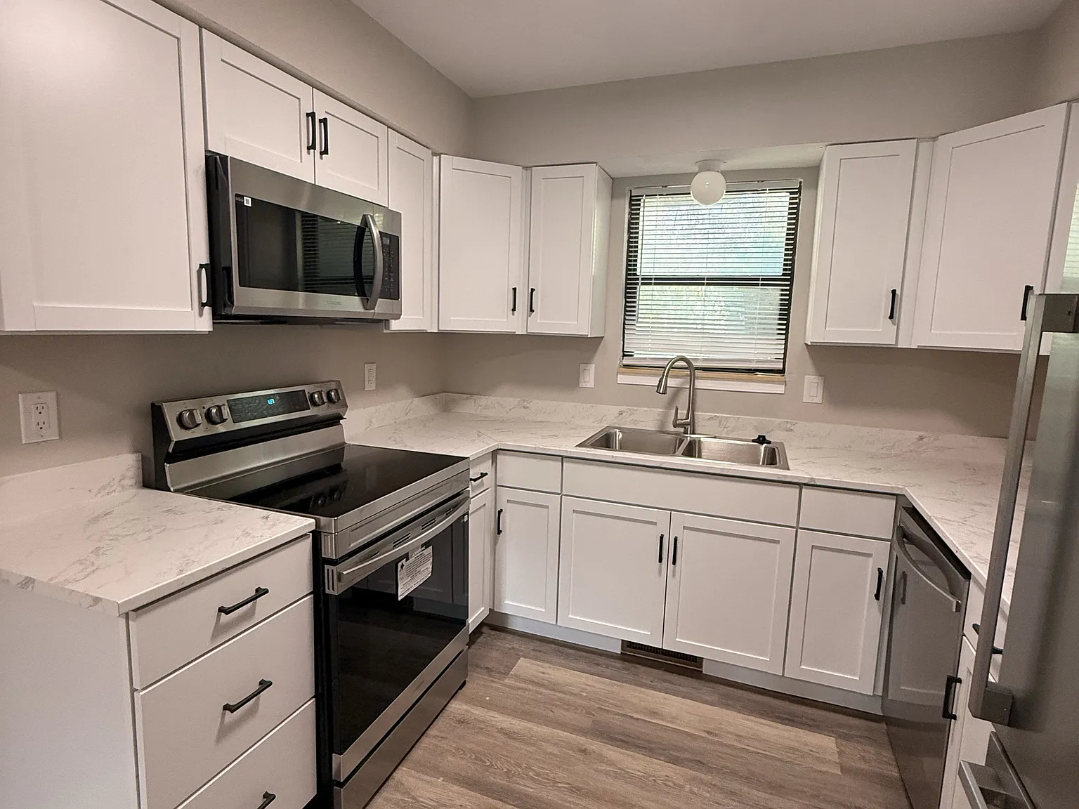 3440 West Sylvania Street #B - 1 — Photo 2