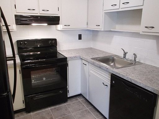 4th image of 1542 Geraldine St APT A