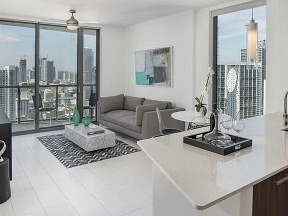 3rd image of 85 SW 8th St #3702