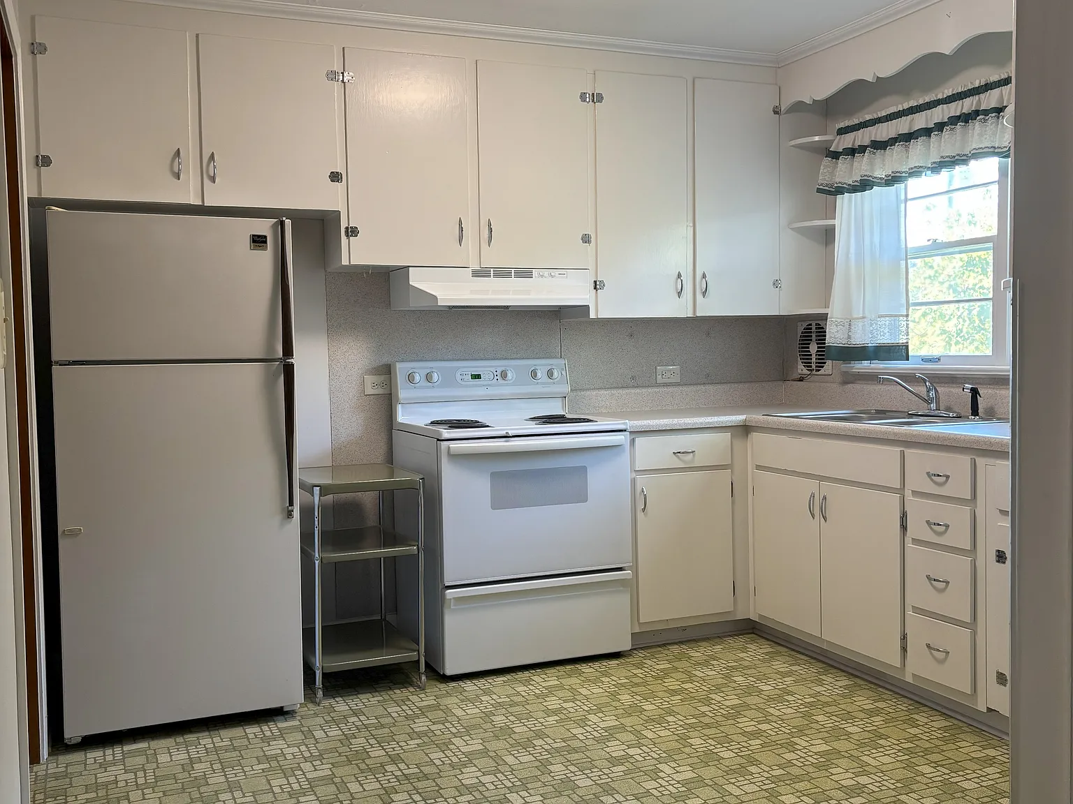 3 bed, 1204 sqft, $1,500 — Photo 3