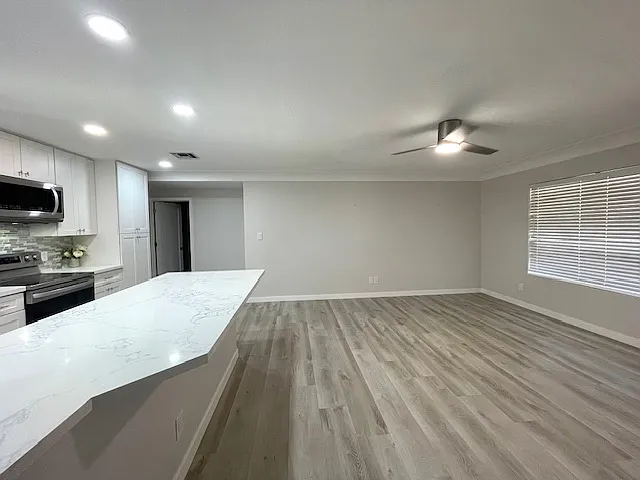 705 E Kachina Ave — Photo 3