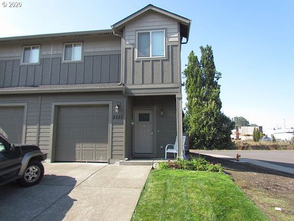 3rd image of 8225 NE 13th Pl