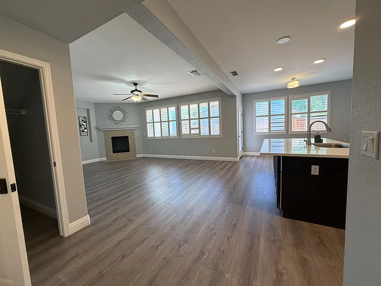 5418 Halas Ct — Photo 41