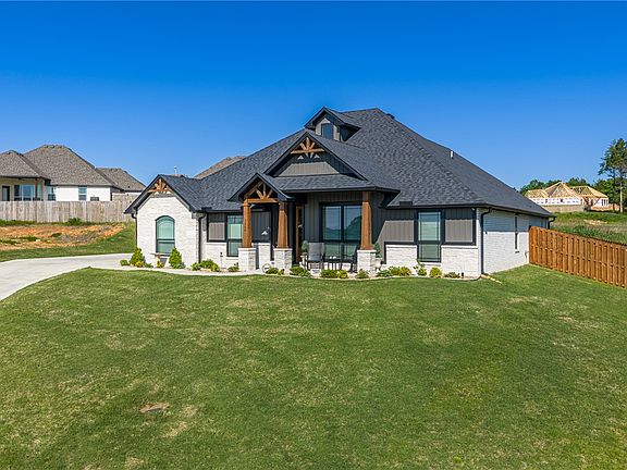 4th image of 2809 Leonards Way