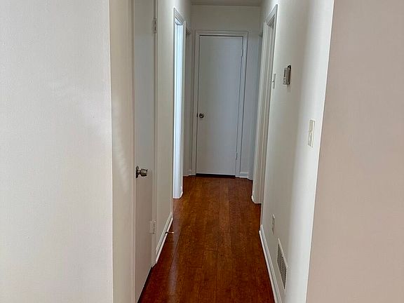 3rd image of 108 Hilltop Cir