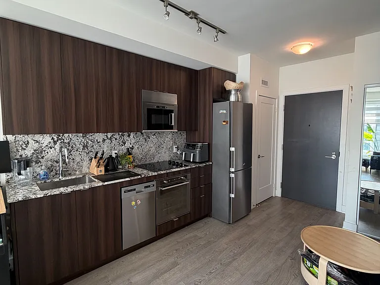 5 Mabelle Ave #3132 — Photo 27