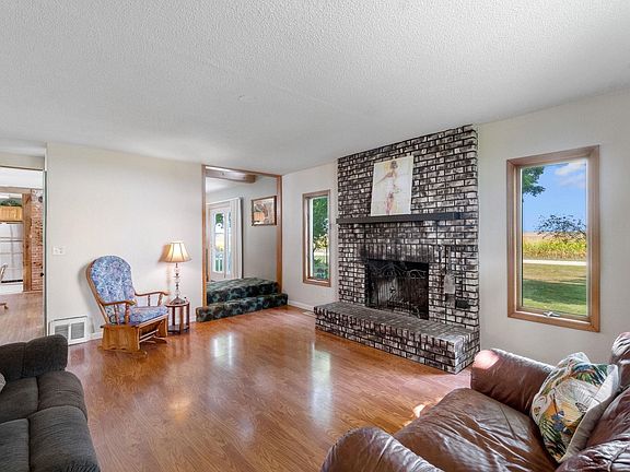 3rd image of 2835 Pembroke Ave