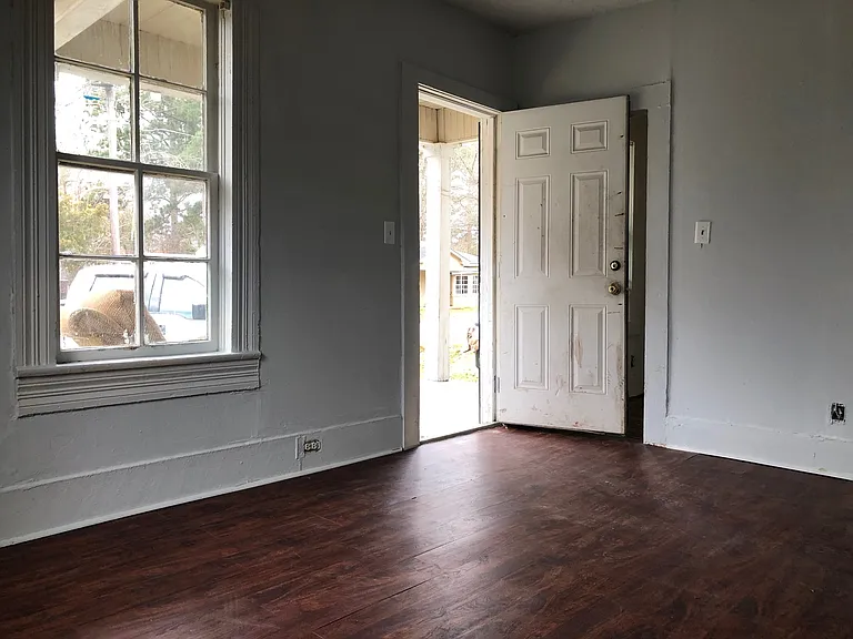 220 Drew Ave — Photo 8