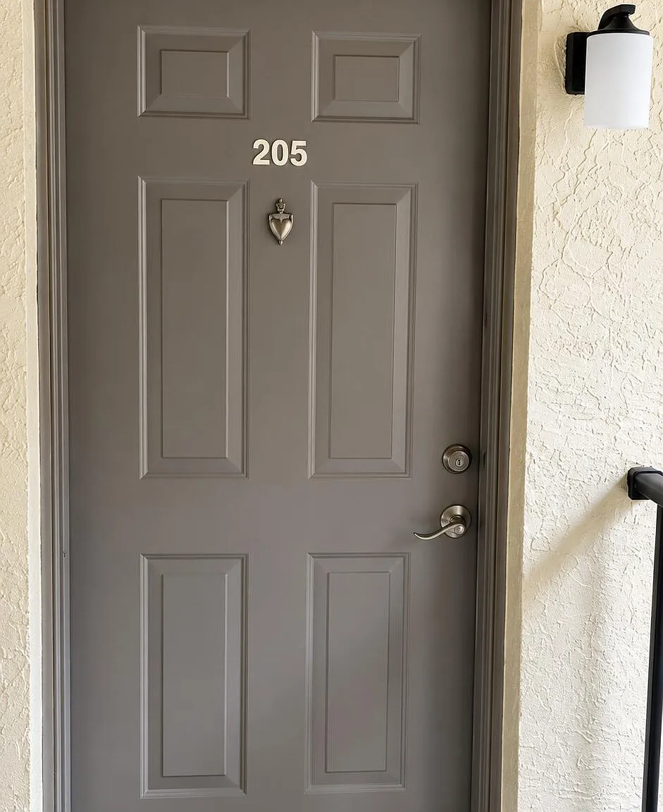 2 bed, 2.0 bath, 887 sqft, $2,250 — Photo 2