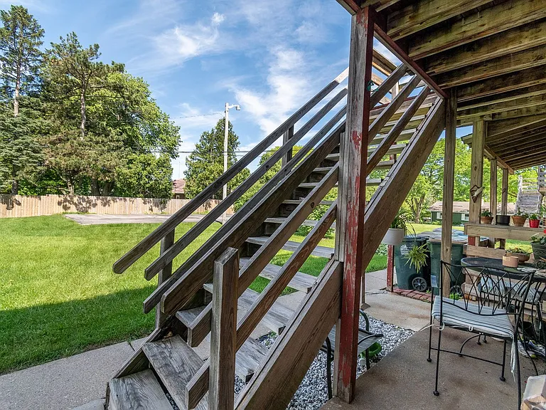1218 S Midvale Blvd — Photo 37