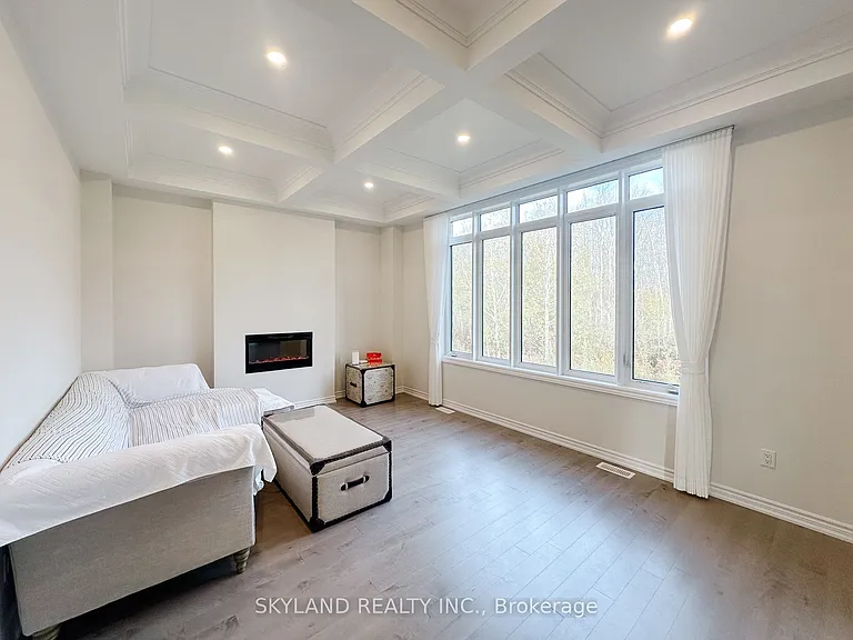 33 Del Ray Cres — Photo 6