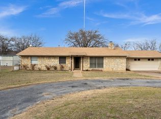 901 N Upper Denton Rd, Weatherford, TX 76085