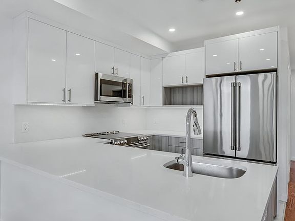 5th image of 109 President St #4
