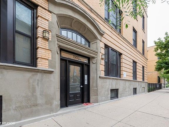 2nd image of 1900 N Lincoln Ave Unit B02