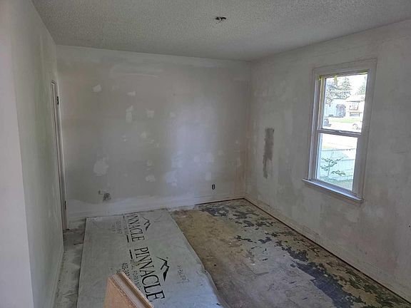 3rd image of 5906 54th St