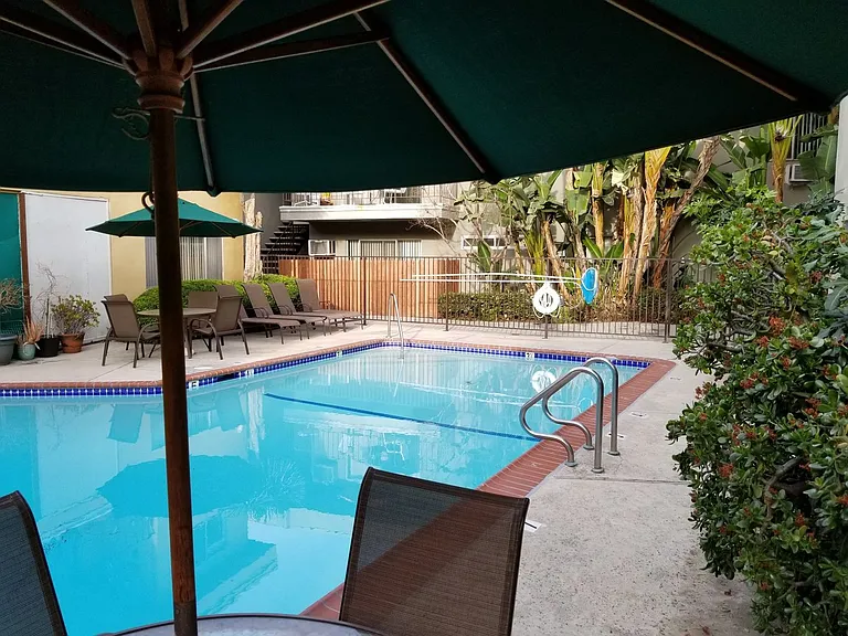 14403 Addison St — Photo 22